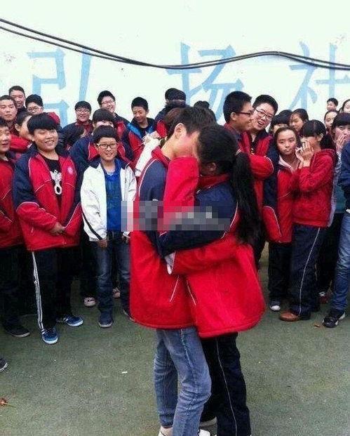 初中学生接吻视频,初中生接吻视频引发的伦理争议
