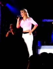 袖珍小甜甜的演出视频,萌动舞台，闪耀童真魅力